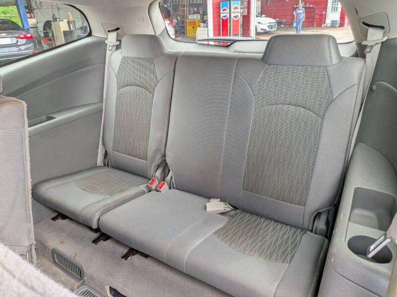 2017 Chevrolet Traverse LS