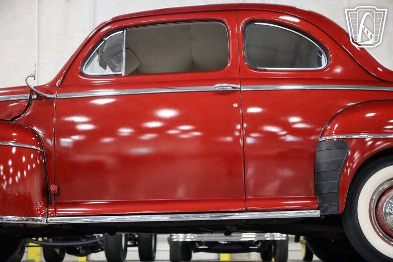 1947 Ford Deluxe