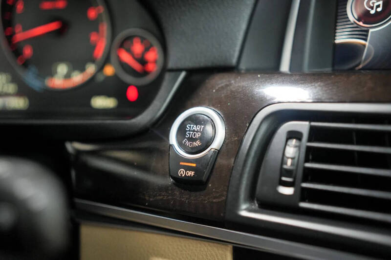 2015 BMW 5 Series 528i