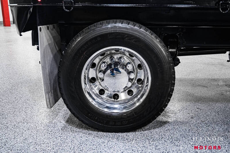 2005 Freightliner M2 106