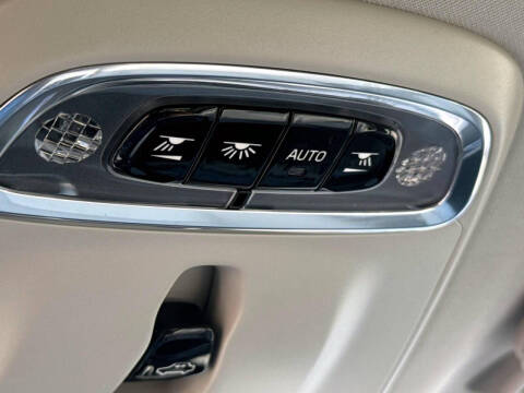 2017 Volvo XC90 T6 Momentum