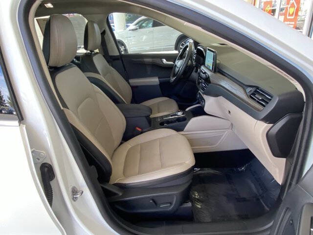 2020 Ford Escape Titanium