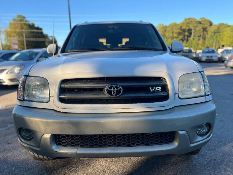 2004 Toyota Sequoia SR5
