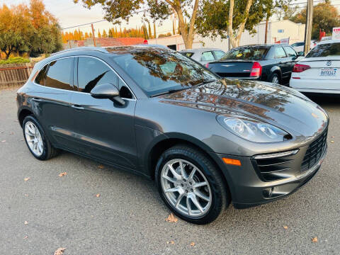 2015 Porsche Macan S