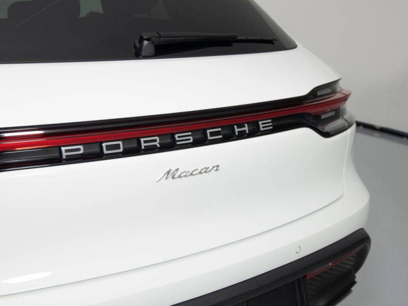 2025 Porsche Macan
