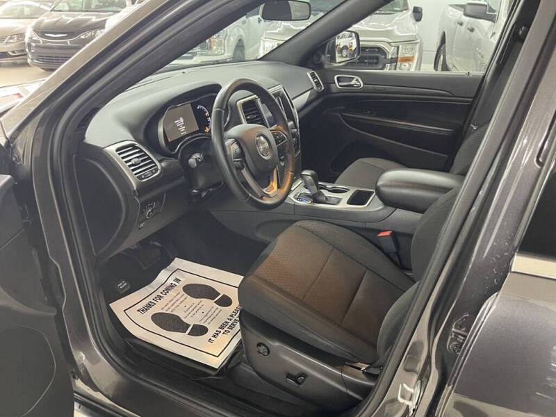 2019 Jeep Grand Cherokee Laredo