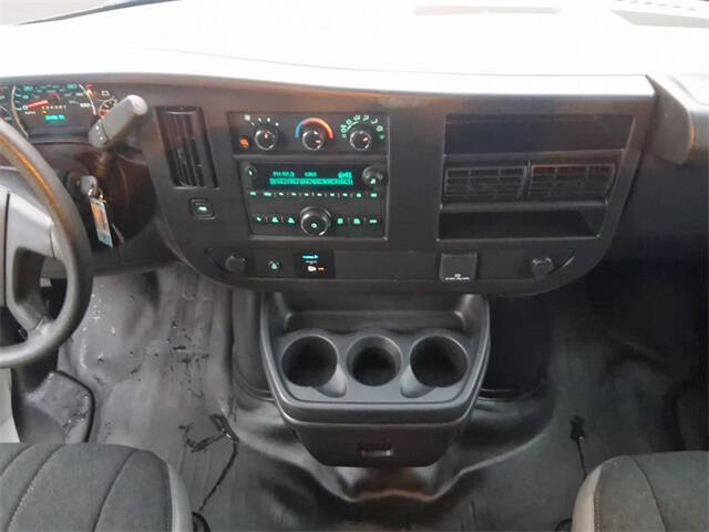 2023 GMC Savana 2500