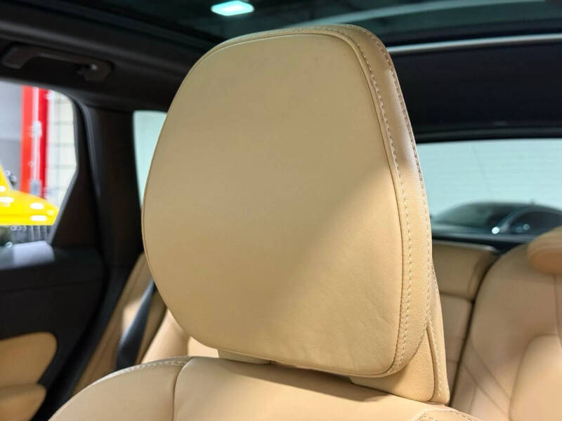 2021 Volvo XC60 Recharge T8 Inscription