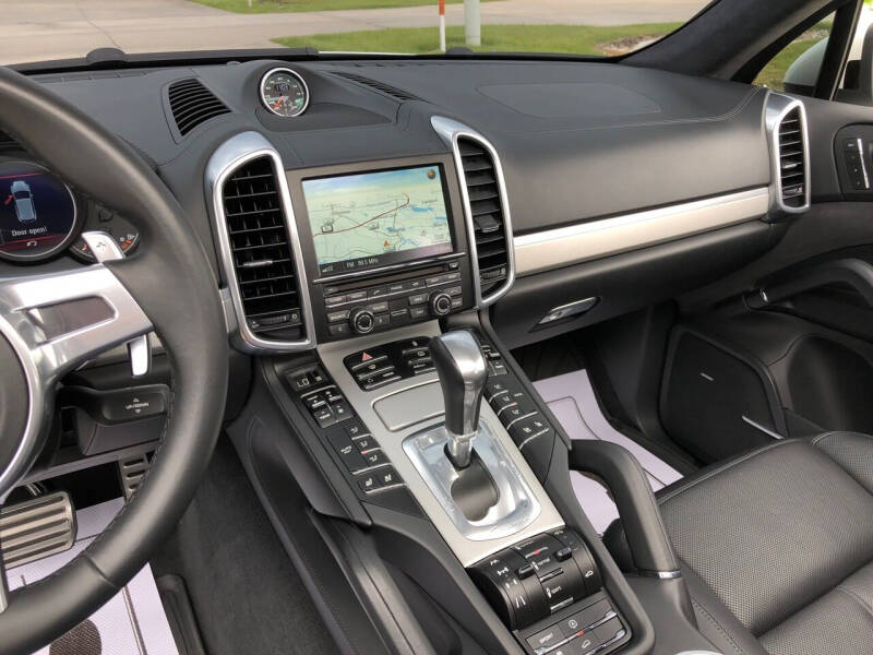2013 Porsche Cayenne GTS