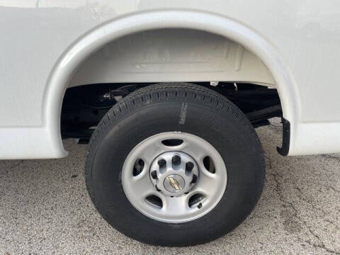 2025 Chevrolet Express 2500