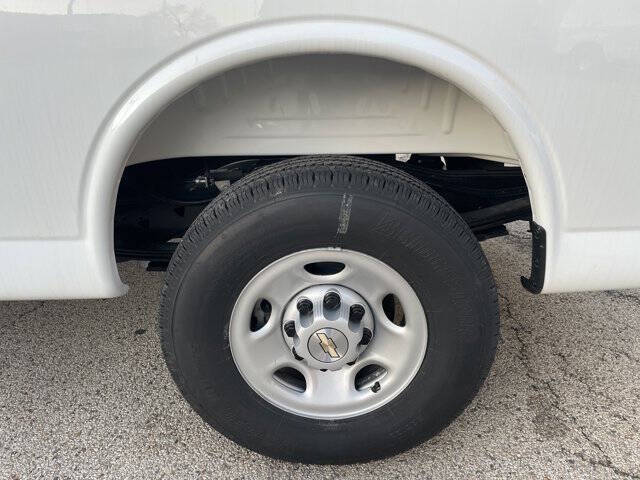 2025 Chevrolet Express 2500