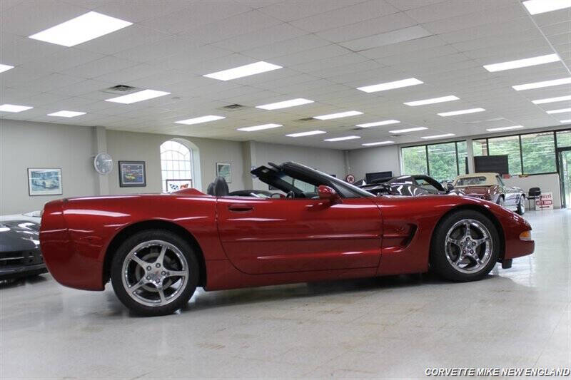 2004 Chevrolet Corvette 10