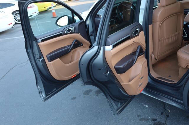 2014 Porsche Cayenne GTS
