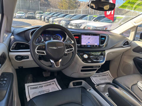 2024 Chrysler Pacifica Touring L