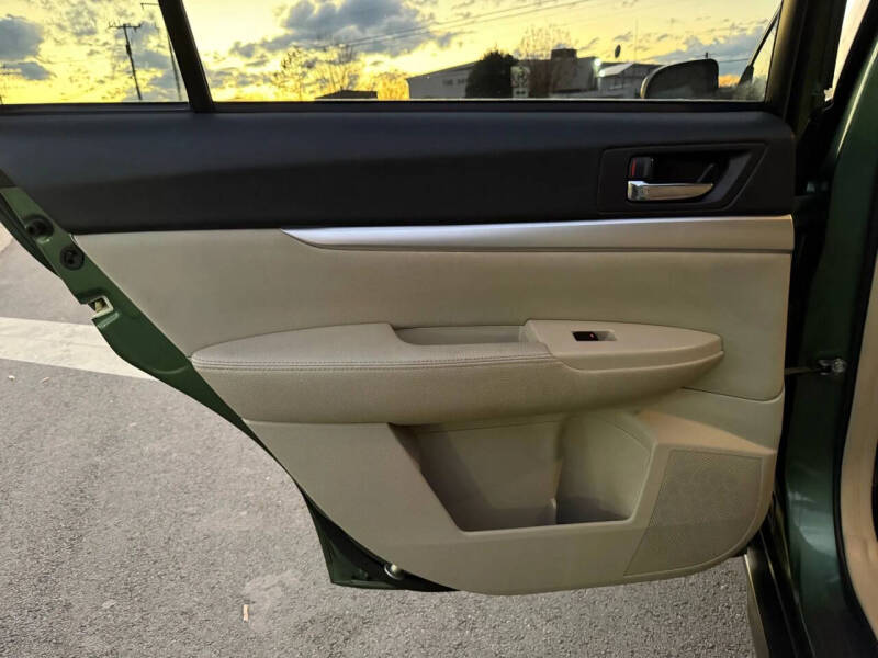 2010 Subaru Outback 2.5i Premium