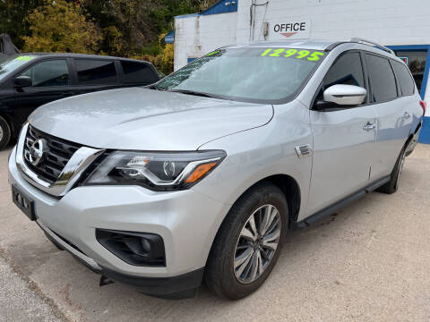 2017 Nissan Pathfinder for sale at Schmidt's in Hortonville WI