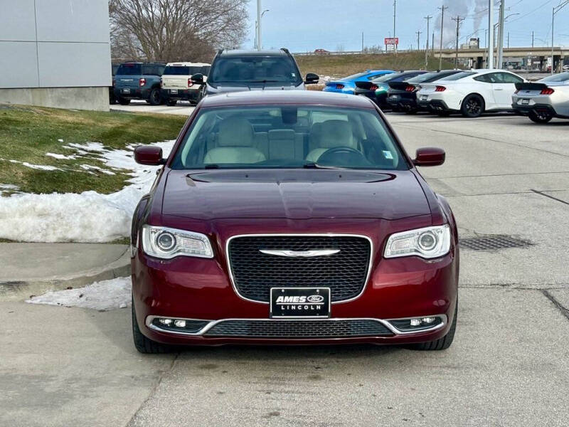 2017 Chrysler 300 Limited