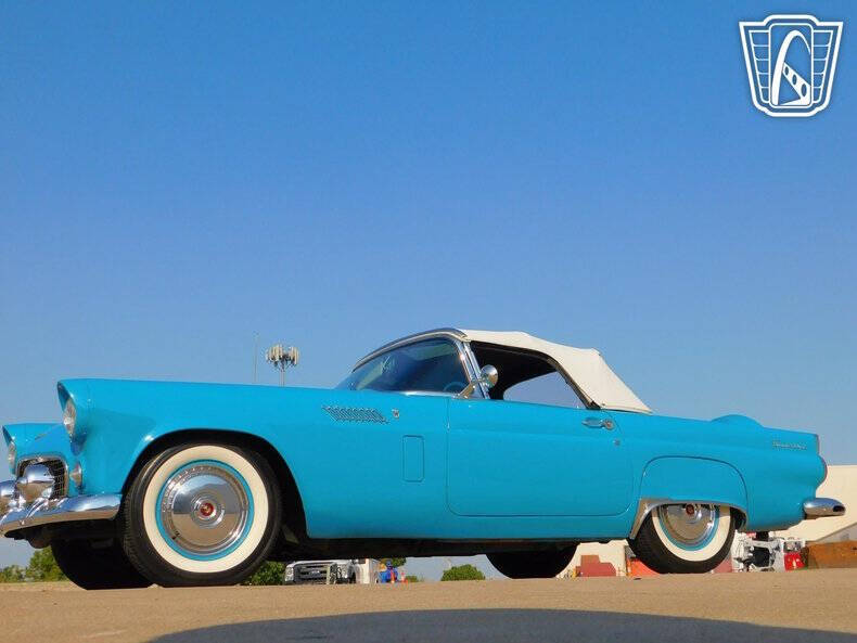 1956 Ford Thunderbird