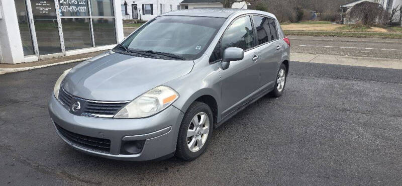 2009 Nissan Versa S's photo
