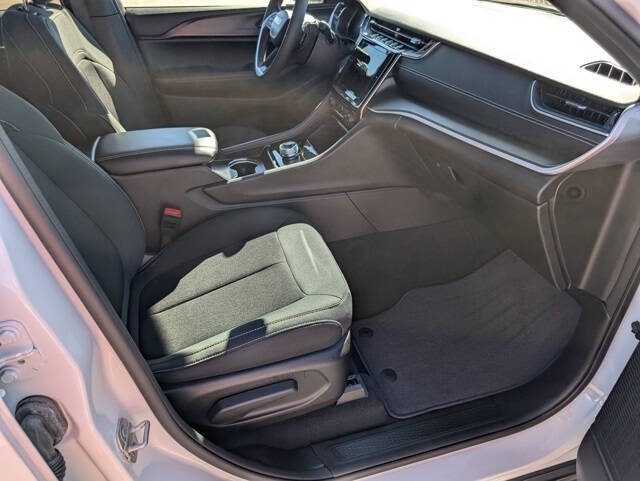 2024 Jeep Grand Cherokee Laredo