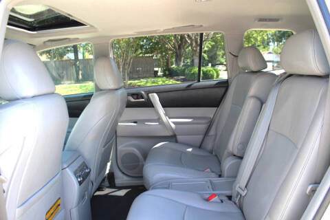 2012 Toyota Highlander SE