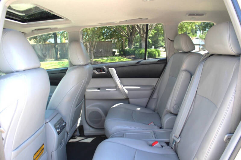 2012 Toyota Highlander SE
