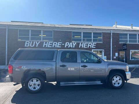2013 Chevrolet Silverado 1500 for sale at Kar Mart in Milan IL