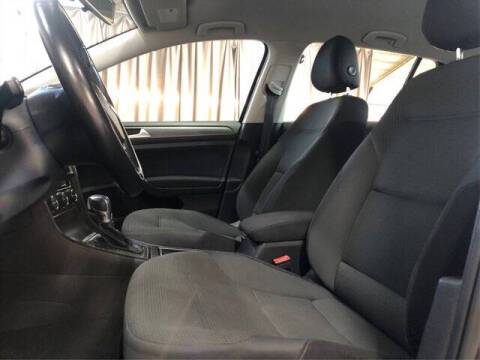 2017 Volkswagen e-Golf SE