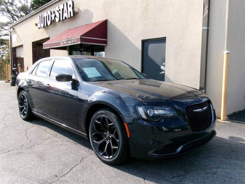 2019 Chrysler 300 Touring's photo