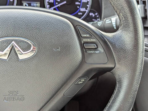 2015 Infiniti Q40