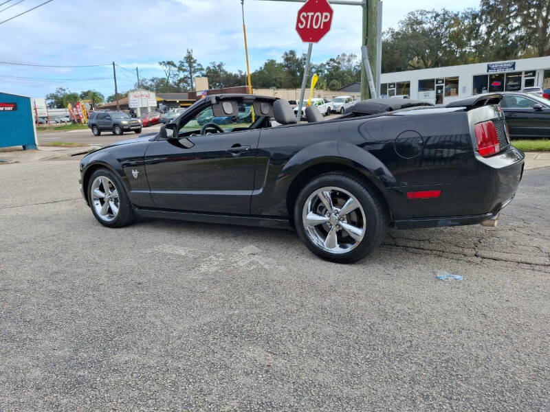 2009 Ford Mustang null photo 10