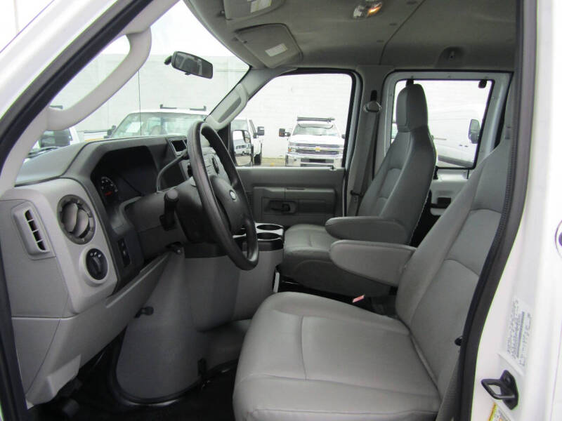 2012 Ford E-Series E-350 SD XLT