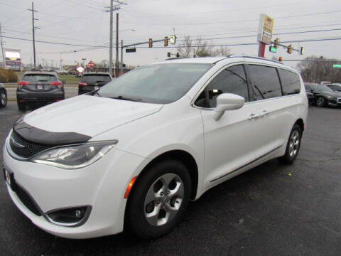 2017 Chrysler Pacifica Touring-L Plus