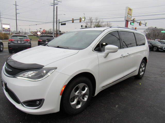 2017 Chrysler Pacifica Touring-L Plus