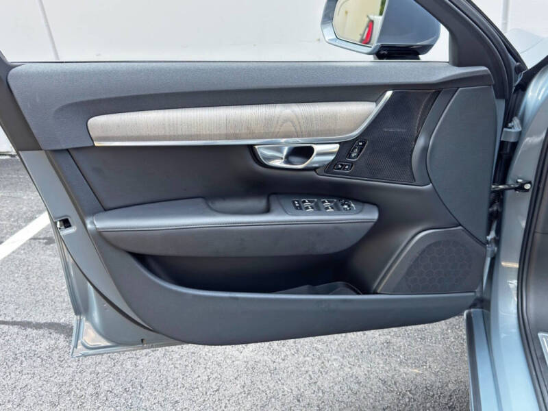 2023 Volvo S90 B6 Plus