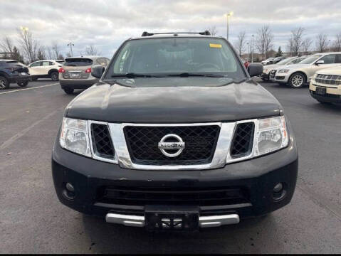 2011 Nissan Pathfinder LE
