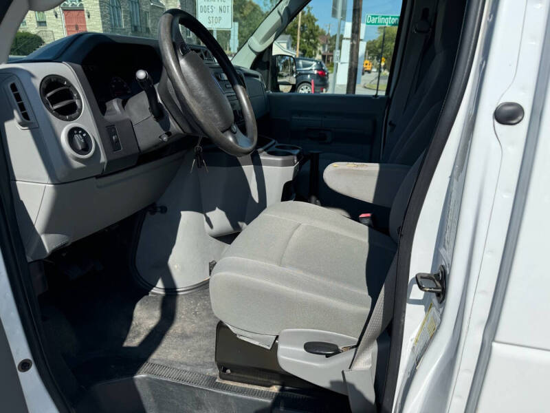 2013 Ford E-Series Econoline Van Commercial photo 12