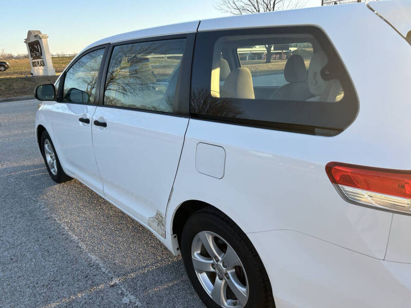 2013 Toyota Sienna L 7-Passenger