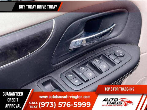 2013 Chrysler Town and Country Touring-L