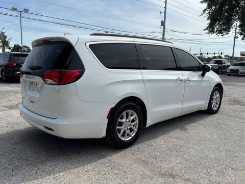 2020 Chrysler Voyager LXi