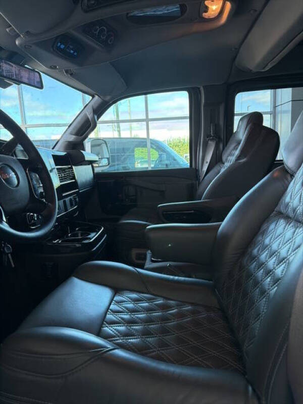 2025 GMC Savana 2500