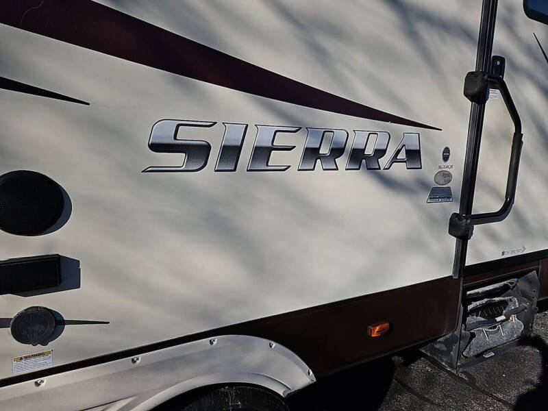 2015 Forest River Sierra