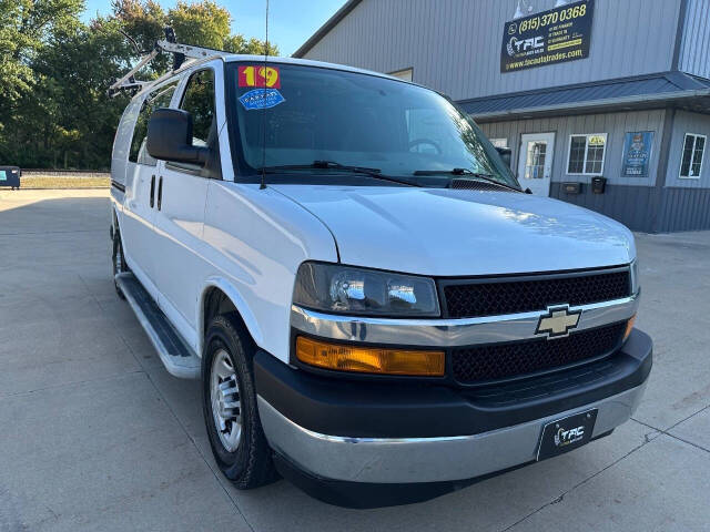 2019 Chevrolet Express Cargo Work Van's photo