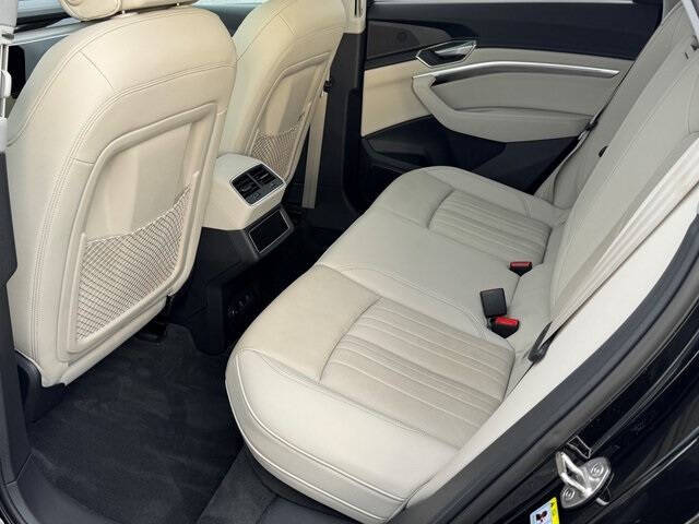 2024 Audi Q8 e-tron quattro Premium Plus