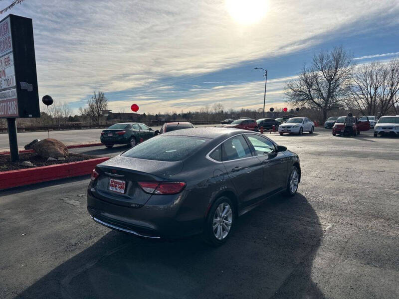 2015 Chrysler 200 Limited