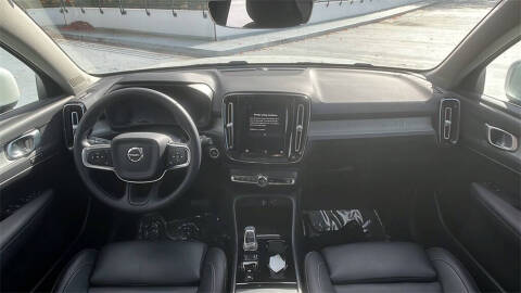 2025 Volvo XC40 B5 Plus Bright Theme