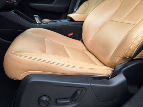 2019 Volvo XC40 T5 Momentum