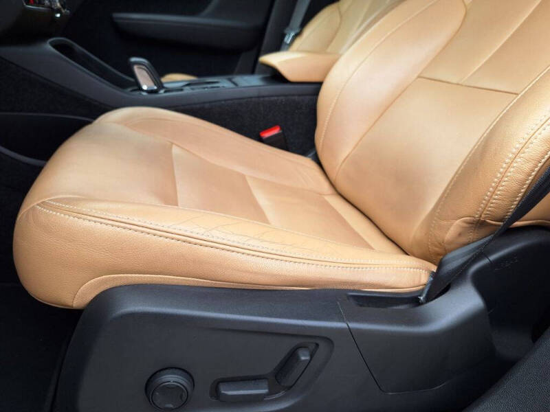 2019 Volvo XC40 T5 Momentum