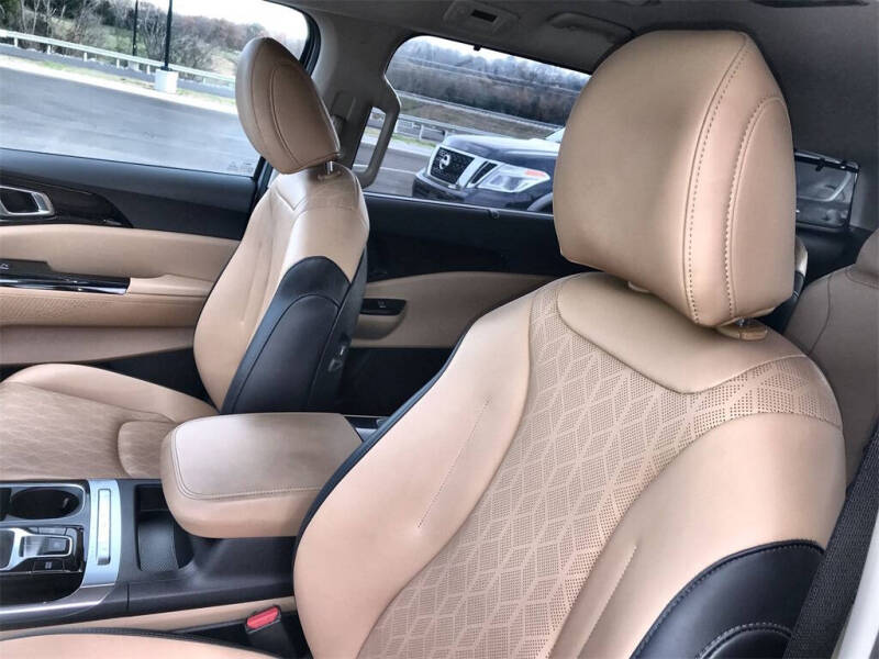 2024 Kia Carnival EX