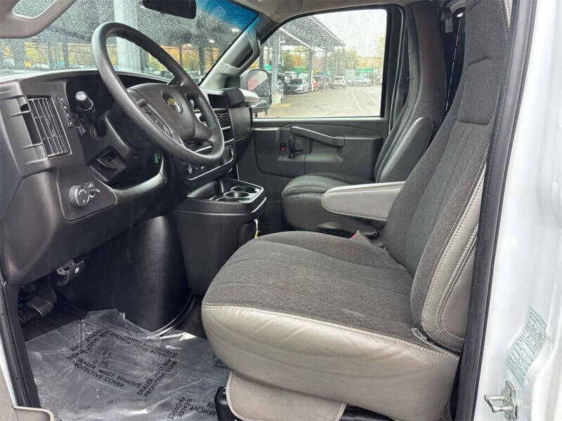 2024 Chevrolet Express 2500